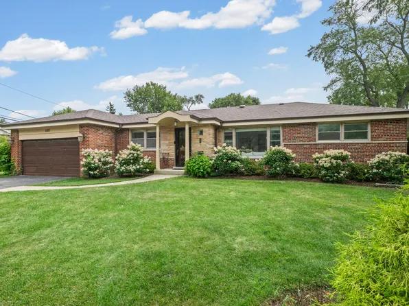 1120 Manor Dr, Wilmette, IL 60091