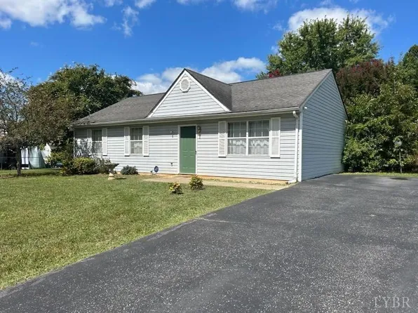 669 Jefferson Manor Dr, Forest, VA 24551