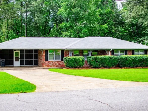 1711 Seayes Rd SW, Mableton, GA 30126