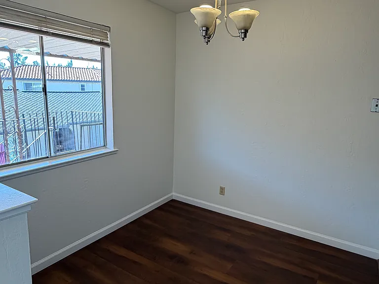 1576 Ontario Dr #14 — Photo 9