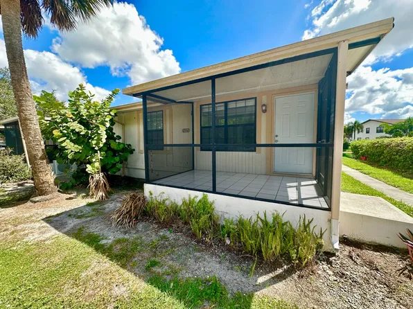 5225 Treetops Dr, Naples, FL