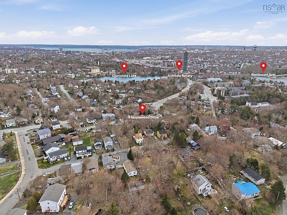 3rd image of 9 Maplewood Dr