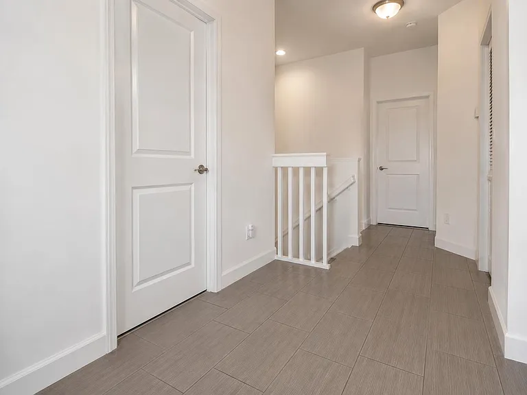 4822 NW 56th Ct — Photo 29