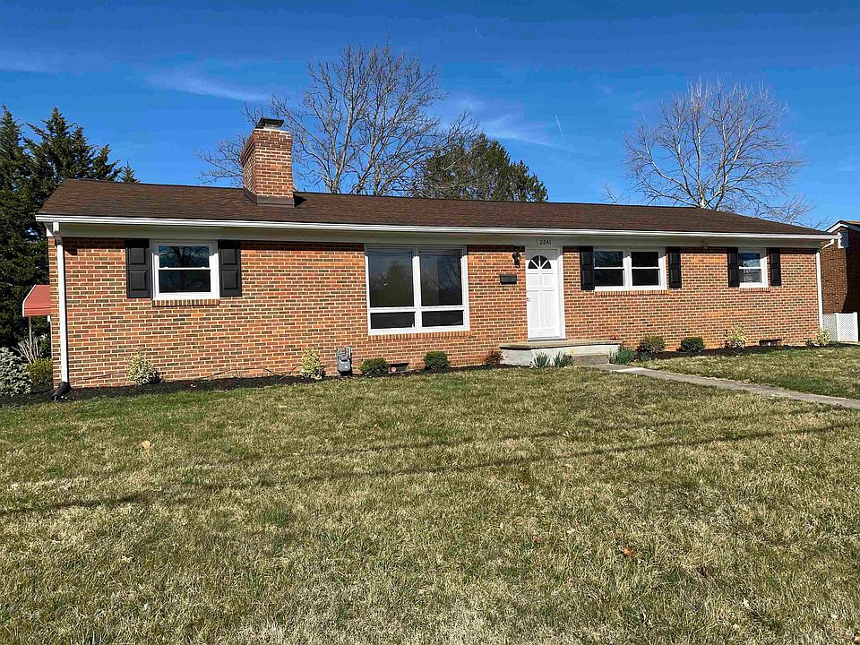 1st image of 2241 Forest Dr