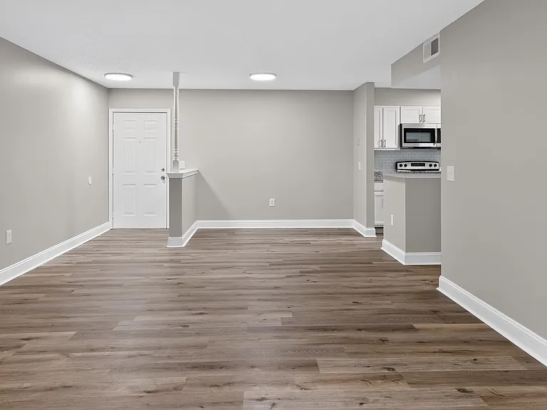 Commerce Street Manor — Photo 3
