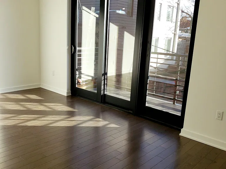 Livingroom w/Balcony Doors