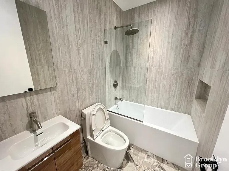 257 Driggs Ave #4B — Photo 10