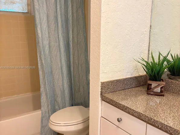17255 SW 95th Ave, Palmetto Bay, FL