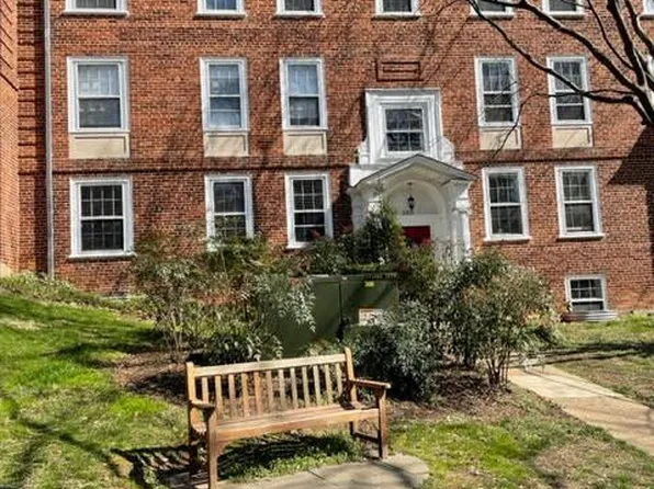 3811 39th St NW APT B86, Washington, DC 20016