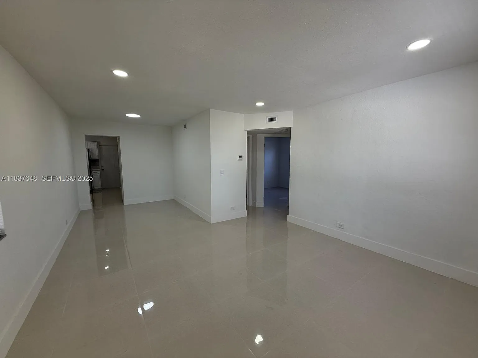 3 bed, 2.0 bath, $2,400 — Photo 3