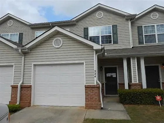 3 bed, 2.5 bath, 1690 sqft, $1,650 — Photo 1