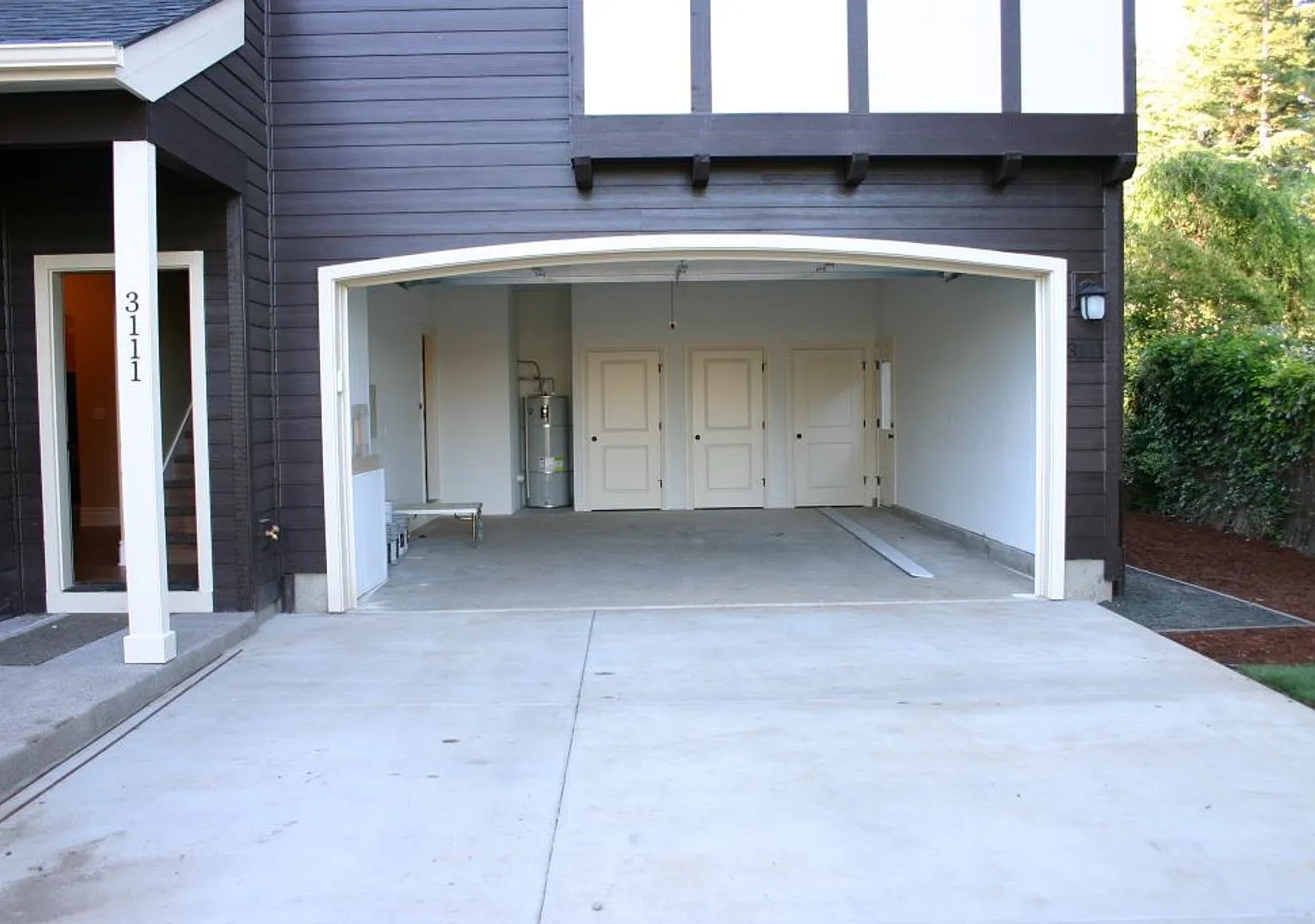 6 bed 6 bath by Fred Meyer/Coffee Culture — Photo 2