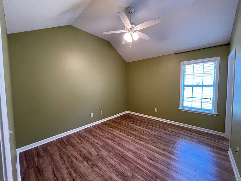 604 Huntington Pl — Photo 17