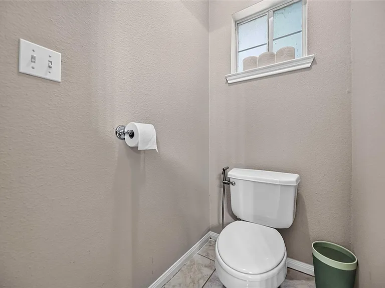 22962 Volga Dr — Photo 24