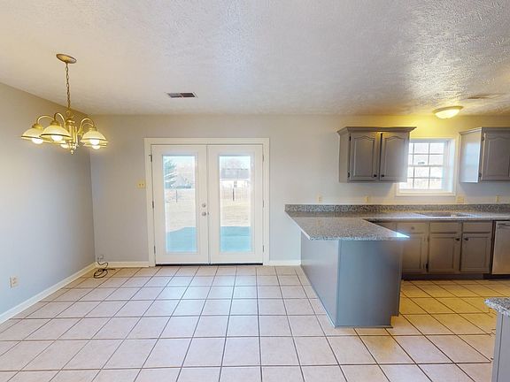 5th image of 1043 Sir Lionel St
