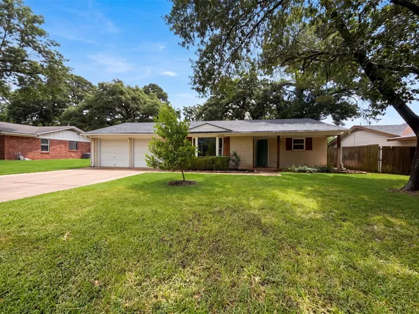 1805 Brookview Dr, Arlington, TX 76010
