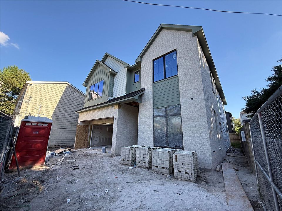 1st image of 1021 Nadine St