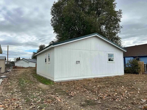 836 SE 2nd St, Ontario, OR 97914