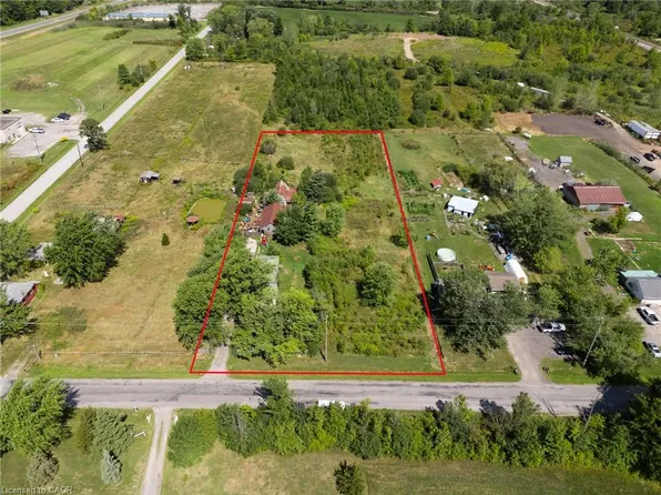 320 Netherby Rd, Welland, ON L3B 5N7