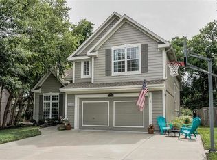 15503 S Lindenwood Dr, Olathe, KS 66062