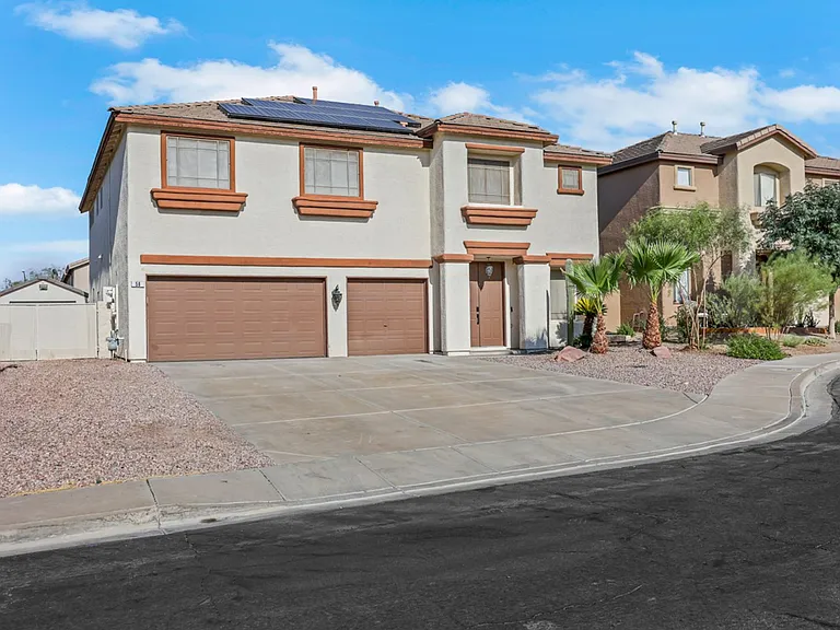 56 Ashby Hills Ct — Photo 2
