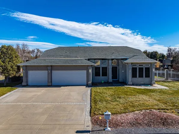 320 Brentwood Dr, Pueblo, CO 81005