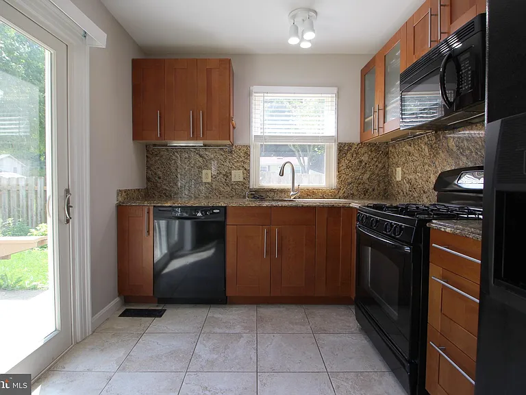 6215 Gemini Ct — Photo 18