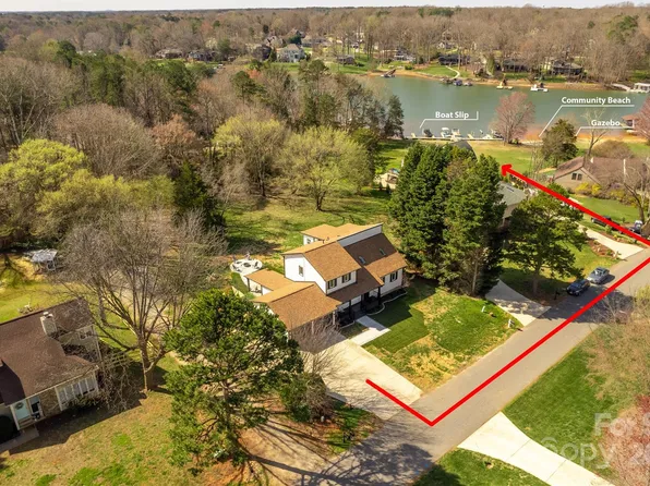 262 Spring Run Dr, Mooresville, NC 28117