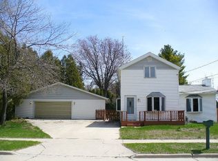2409 S 14th St, Manitowoc, WI 54220