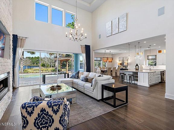 5th image of 93 LAKE MIST Court
