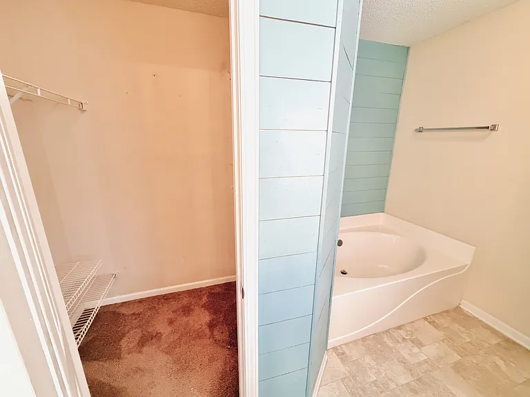 5 Elders Pond Ct — Photo 3