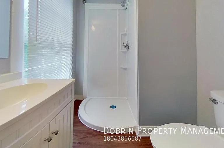 504 S Laurel St — Photo 2