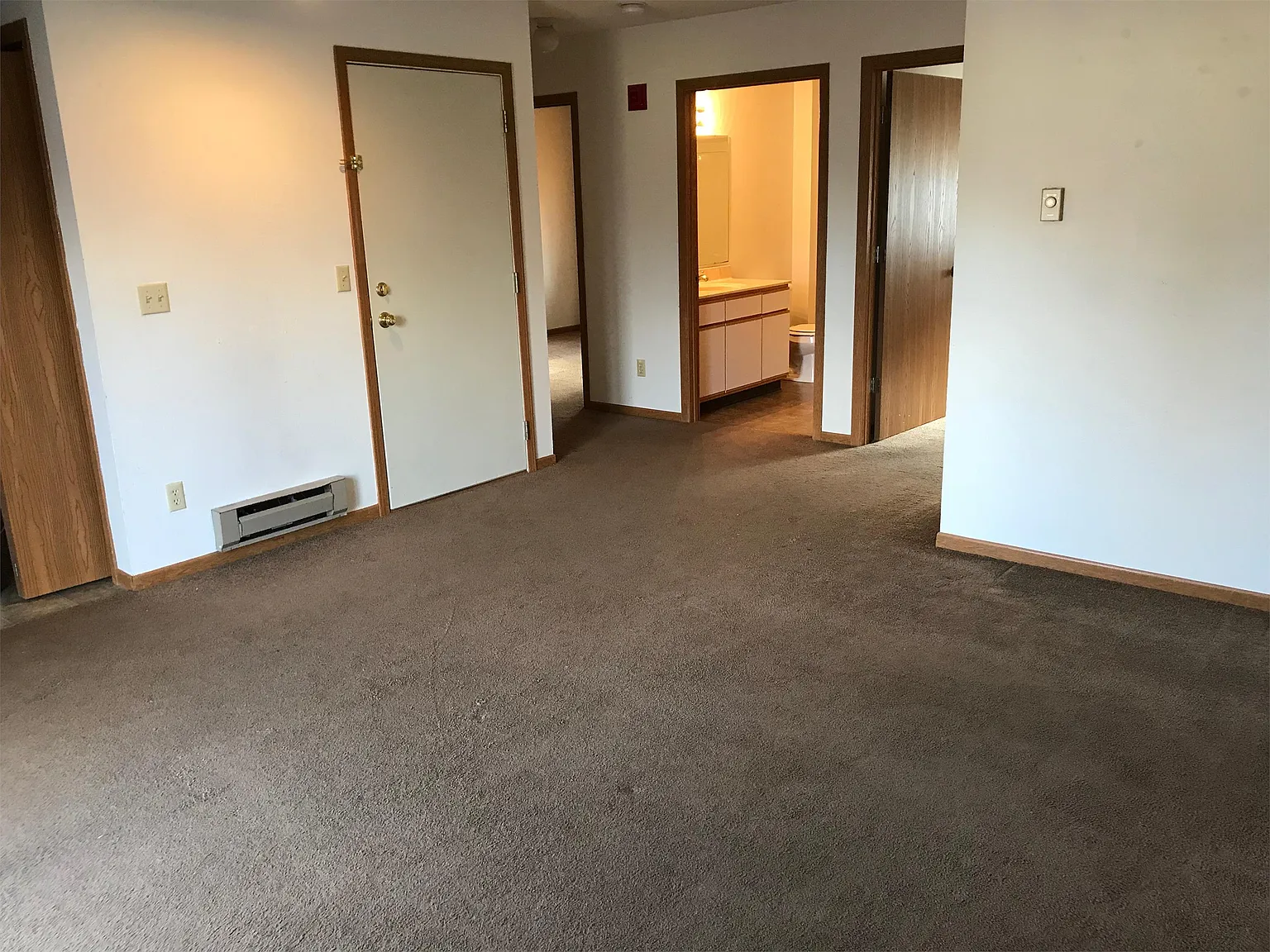 912 S 6th St - 4 — Photo 3