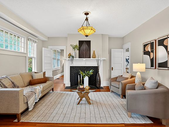 4th image of 3234 SE Cesar E Chavez Blvd #1
