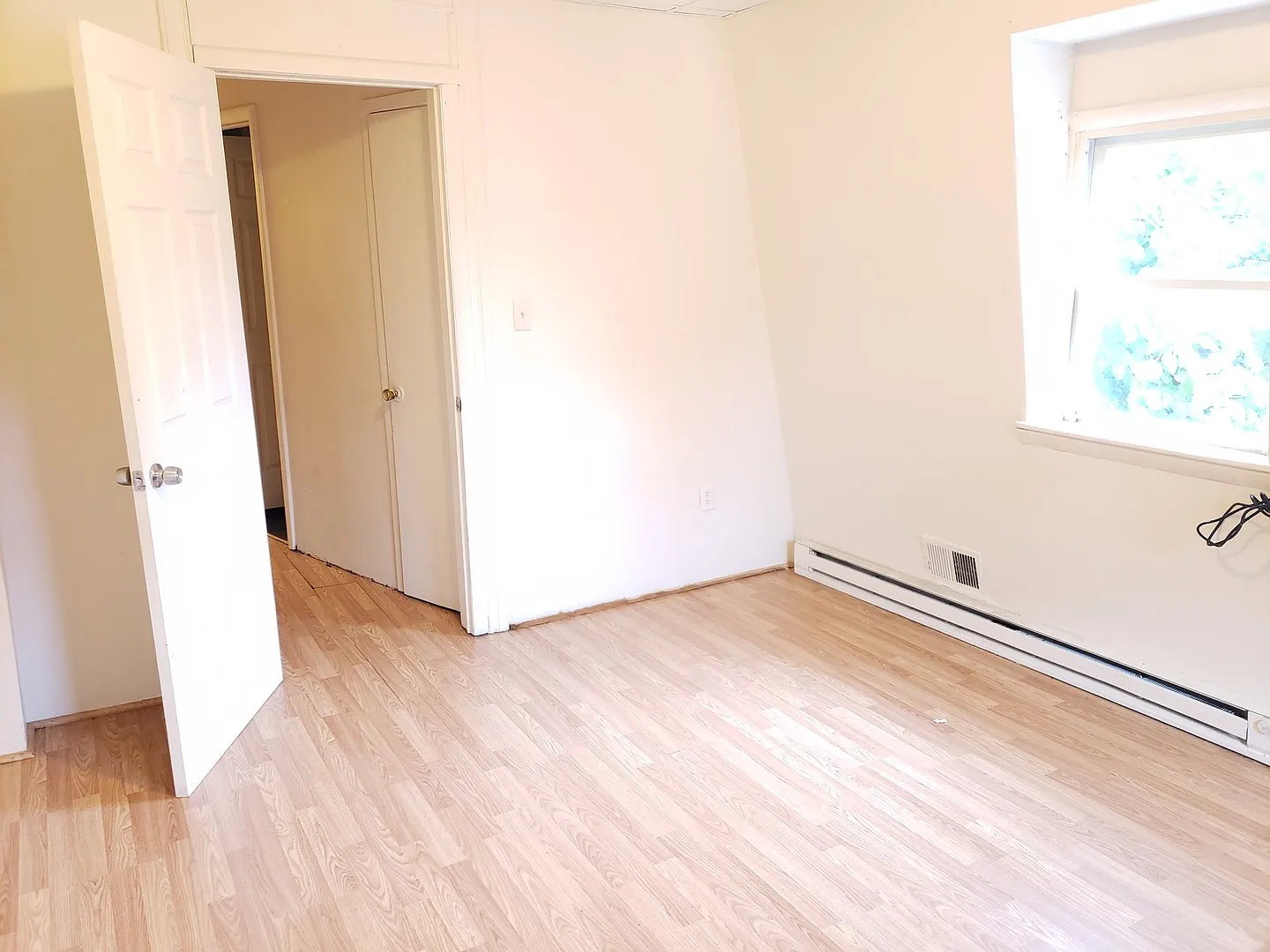 Charming 2Bed/1Bath Semi-Detached Home in Allentown! — Photo 3
