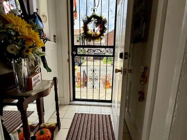 1861 East 32nd Street image 11 of 27