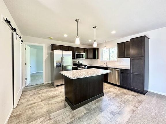 2nd image of 4233 Old Farm Dr