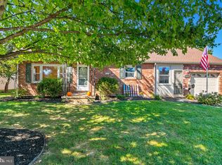 429 W Beaver St, Hallam, PA 17406