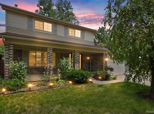 7368 Emerson Dr, Canton, MI 48187