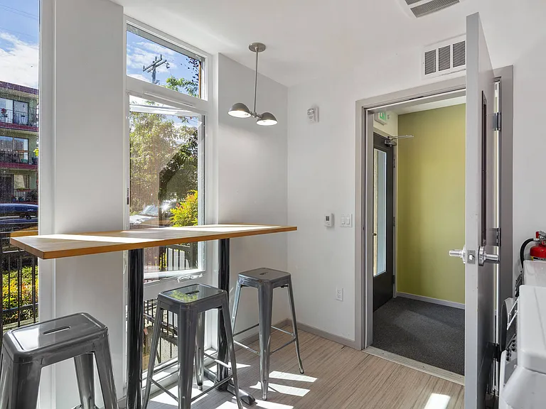 5902 Ballard — Photo 23