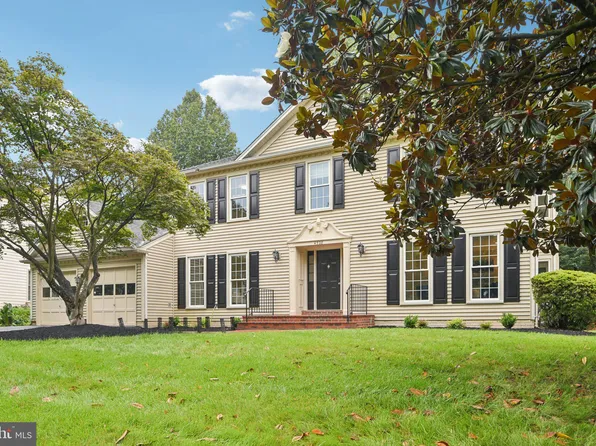 4528 Orr Dr, Chantilly, VA 20151