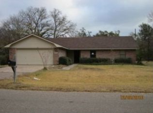 10345 Glennswood Dr, Navasota, TX 77868