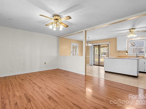 4th image of 4012 24th Street Pl NE