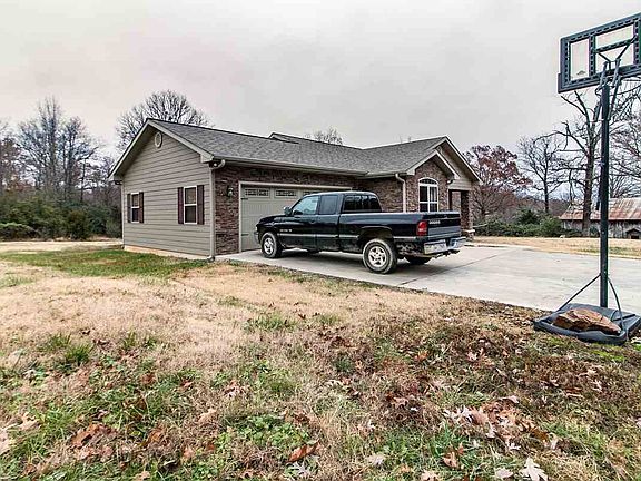 3rd image of 155 Alenah Ln