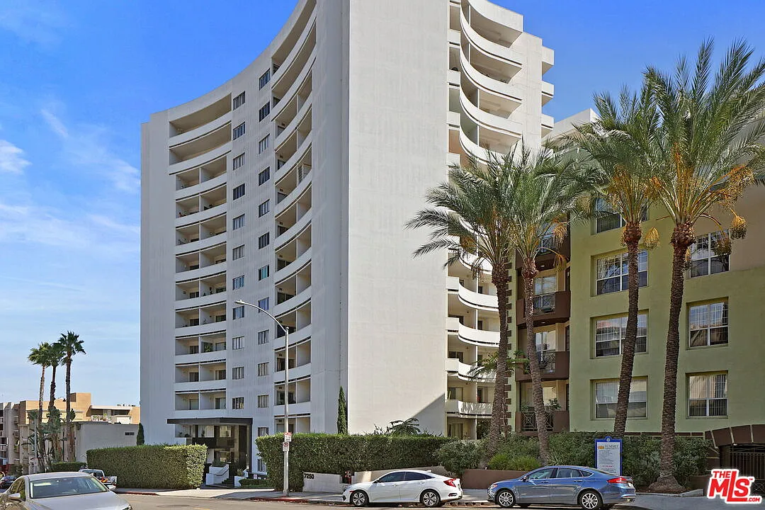 2 bed, 2.0 bath, 1009 sqft, $3,175 — Photo 1