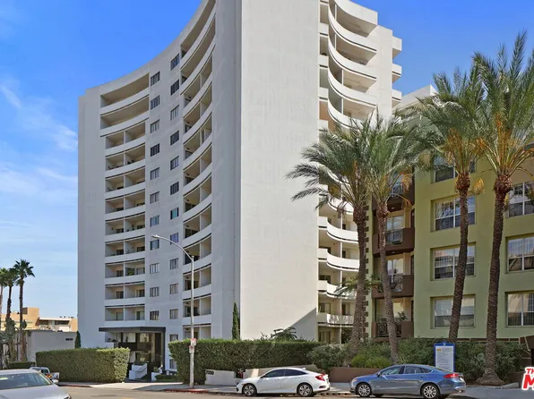 7250 Franklin Ave, Los Angeles, CA