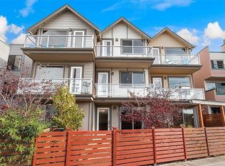 3726 Beach Dr SW APT B, Seattle, WA 98116