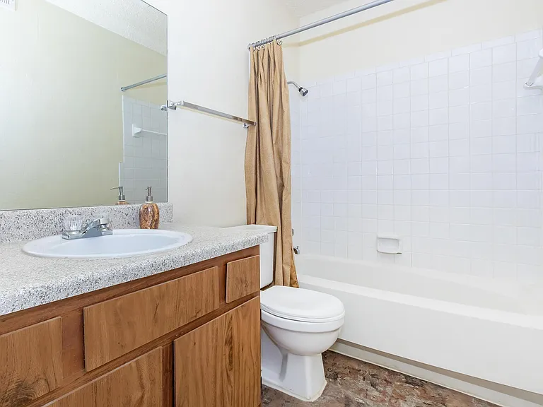 Cobblestone Apartments — Photo 49