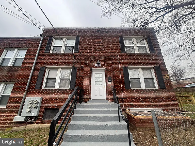 2820 Pomeroy Rd SE #2 — Photo 1