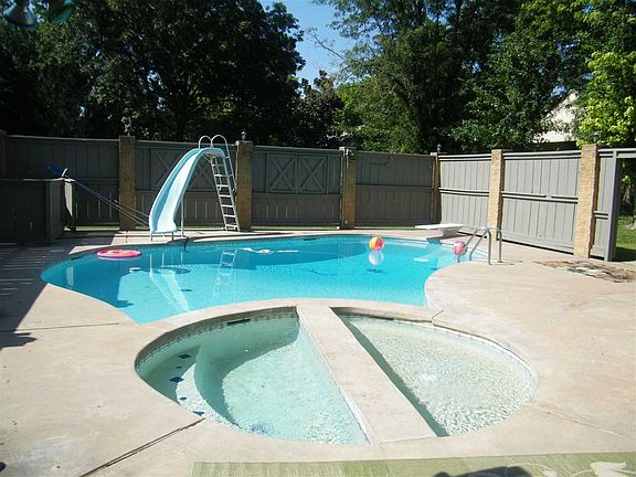 2nd image of 2602 Wildwood Dr